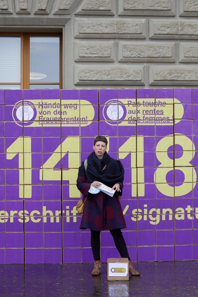 Lisa Mazzone à la remise officielle des signatures au Conseil des États