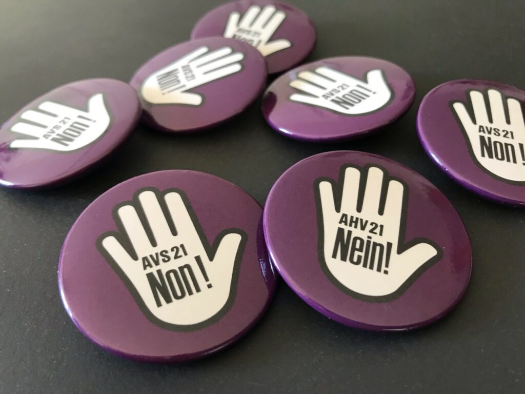 Badges : AVS21 NON!